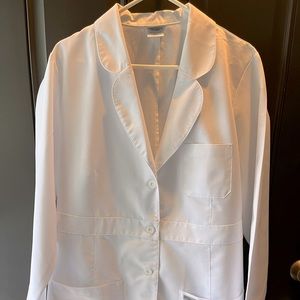 Signature by Grey's Anatomy Women's 32" Lab Coat. Size 2XL